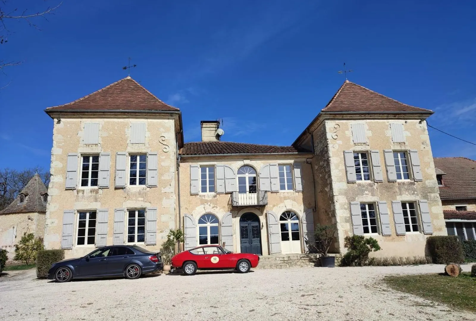 kontakty Manoir D Armagnac